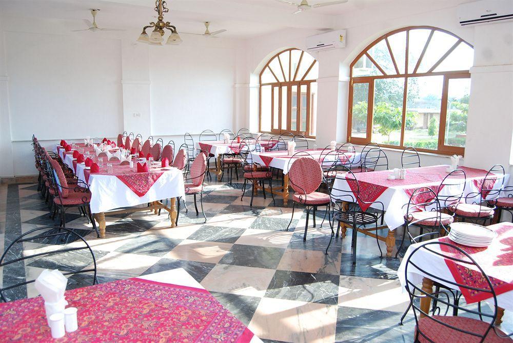 Chandra Hill Resort 拉那克普 外观 照片
